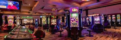 Antarmuka angka main di aplikasi mobile om togel menampilkan grid pemilihan angka dan jadwal undian